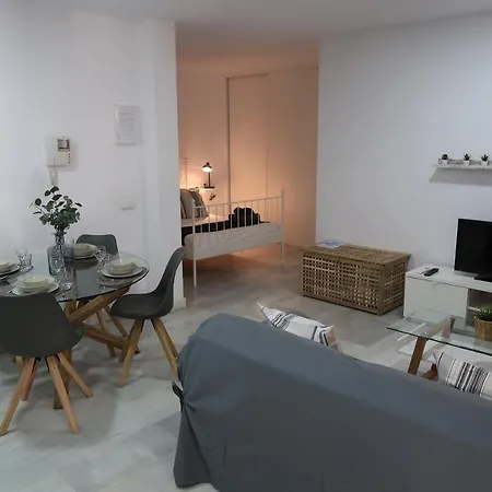 J & E Center Apartment *