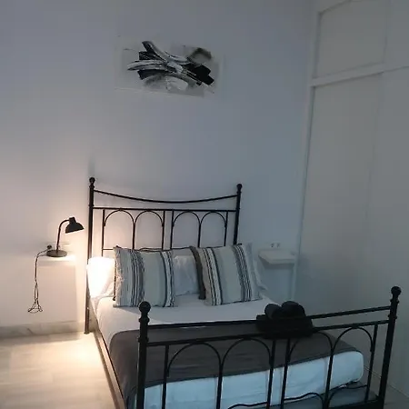 J & E Center Apartment *