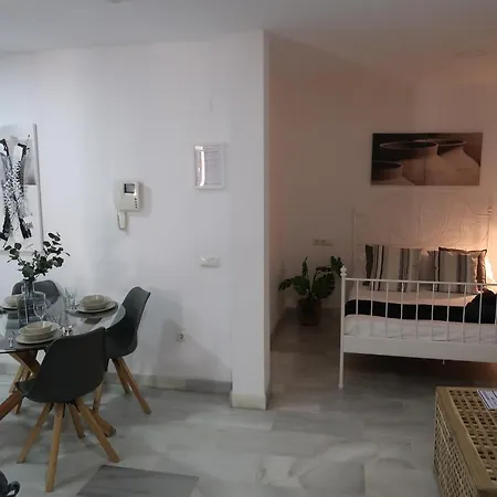 J & E Center Apartment Malaga