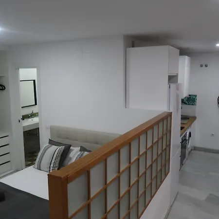 Apartment J & E Center *