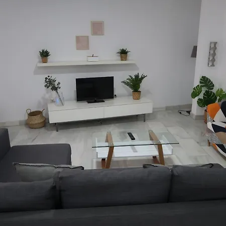 J & E Center Apartment *