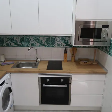 J & E Center Apartment *