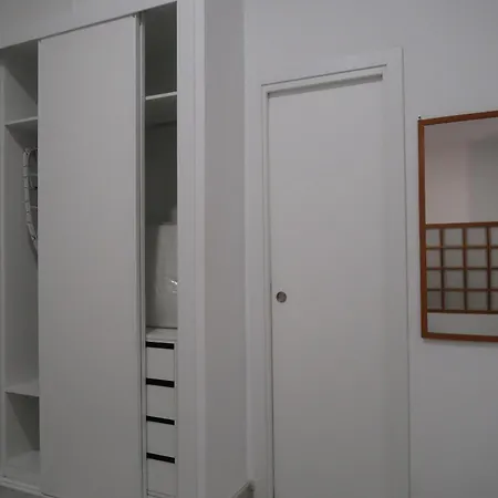 J & E Center Apartment
